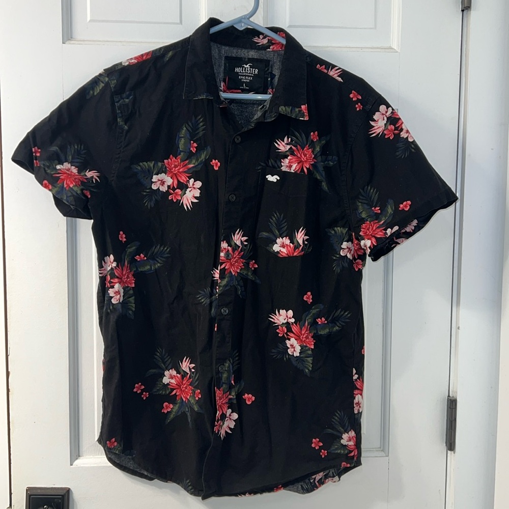 Hollister floral buttton down shirt